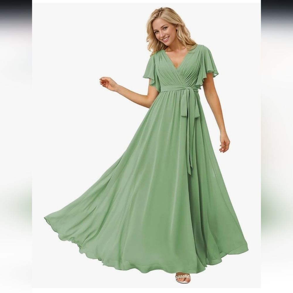 NWT Wear Your Love Bridesmade Evening Elegant Green Maxi Dress. Medium.